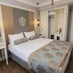 Raymond Blue İstanbul