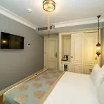 Raymond Blue Otel