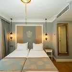 Raymond Blue Otel 3*
