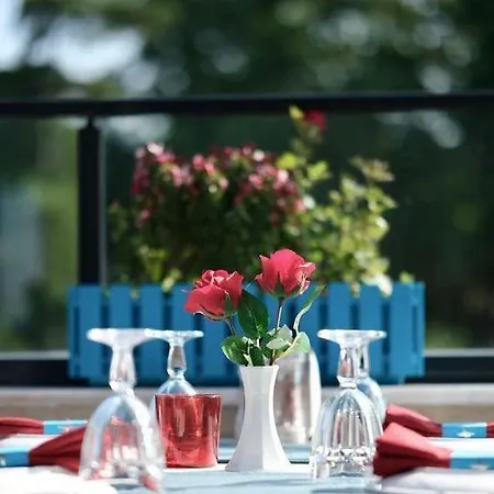 Raymond Blue Hotel 3*