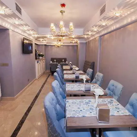 Raymond Blue Stambuł