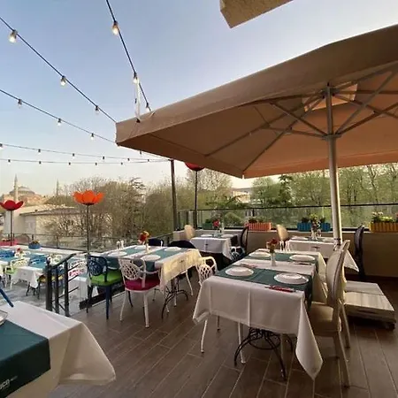 Hotel Raymond Blue 3*