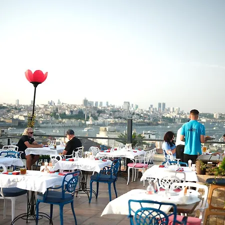 Hotel Raymond Blue 3*