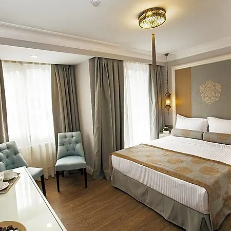 Raymond Blue Hotel