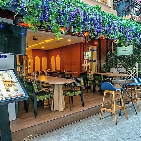 Raymond Blue Hotel