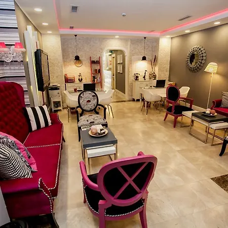 Raymond Blue Hotel 3*