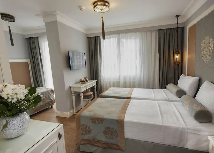 Raymond Blue Отель