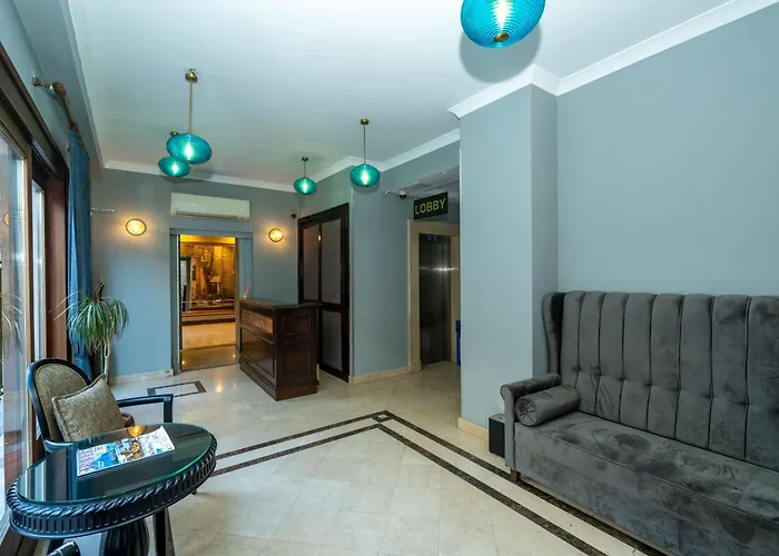 Отель Raymond Blue 3*