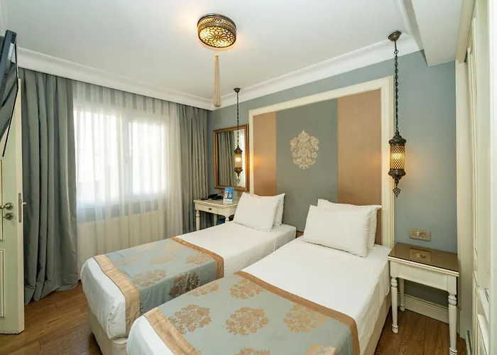 Отель Raymond Blue