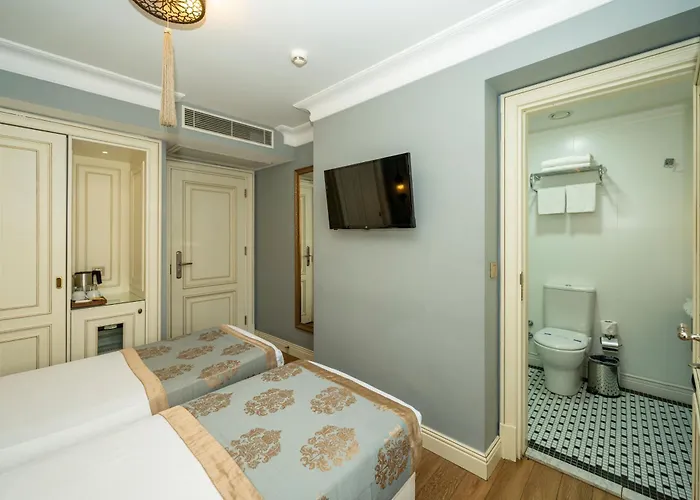 Raymond Blue Стамбул