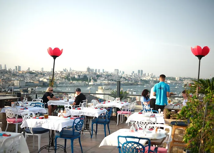 Отель Raymond Blue 3*