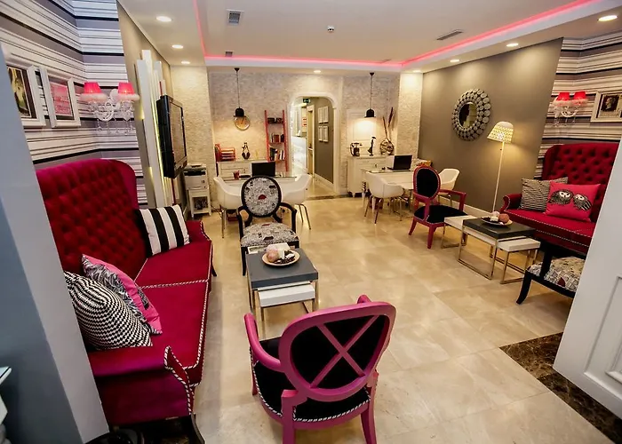 Raymond Blue Отель 3*