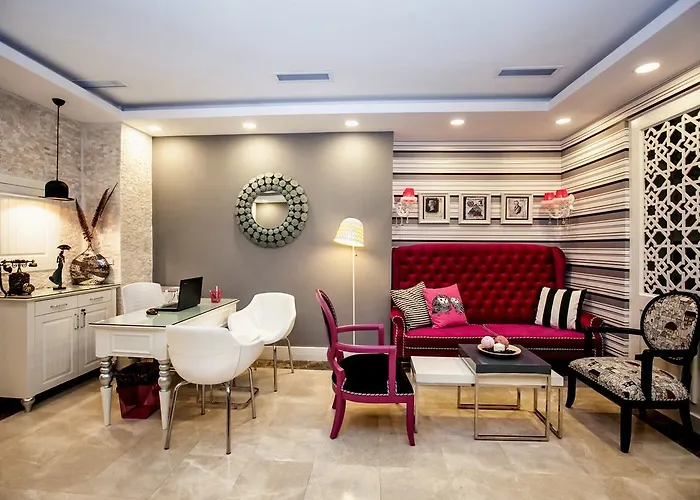 Отель Raymond Blue