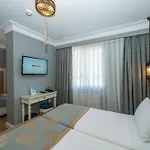 Raymond Blue Istanbul
