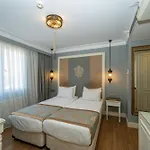 Raymond Blue Hotel 3*