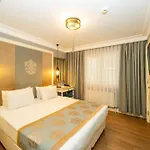 Hotel Raymond Blue 3*