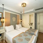 Raymond Blue Hotel