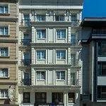 Hotel Raymond Blue 3*