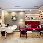 Hotel Raymond Blue