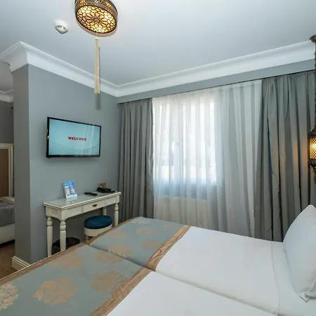 Raymond Blue Istanbul