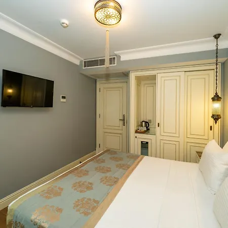 Raymond Blue Hotell