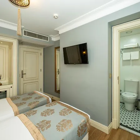 Raymond Blue Istanbul